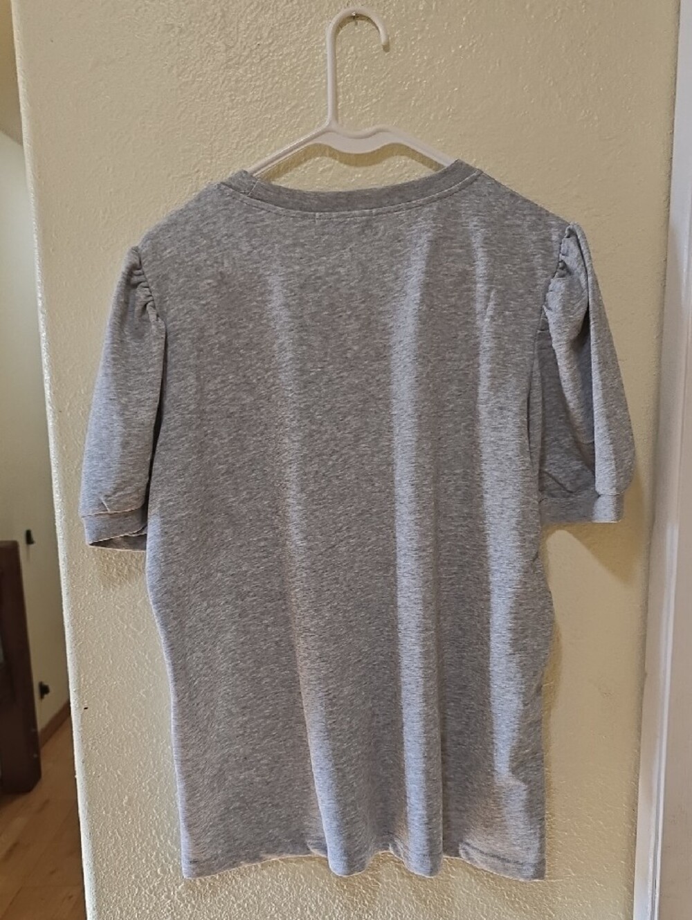 2Fly Gray Windmill Graphic Women’s T-Shirt - Picture 3 of 3